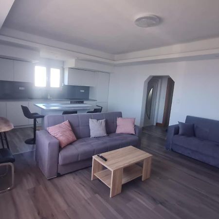 Apartmani Sandra Kaštela エクステリア 写真