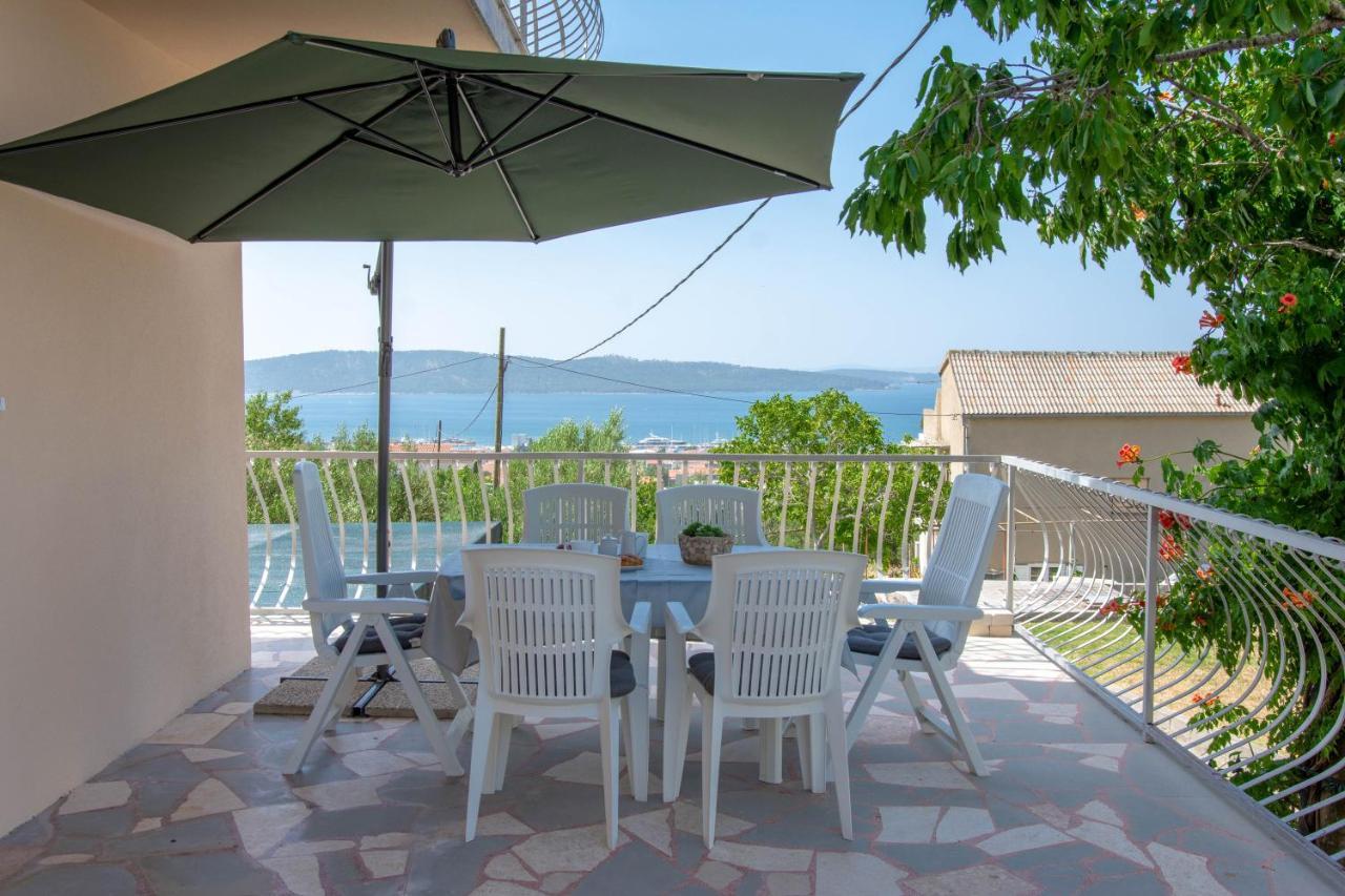 Apartmani Sandra Kaštela エクステリア 写真