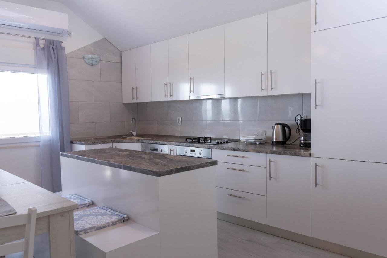 Apartmani Sandra Kaštela エクステリア 写真