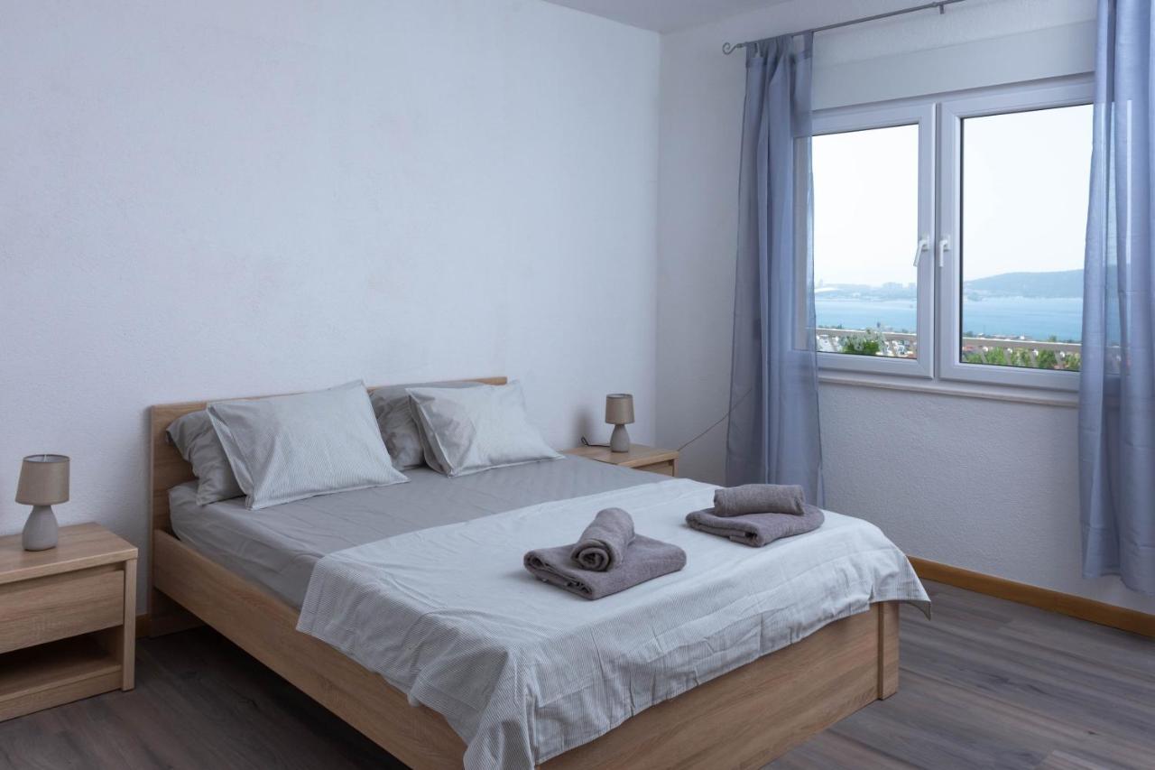 Apartmani Sandra Kaštela エクステリア 写真