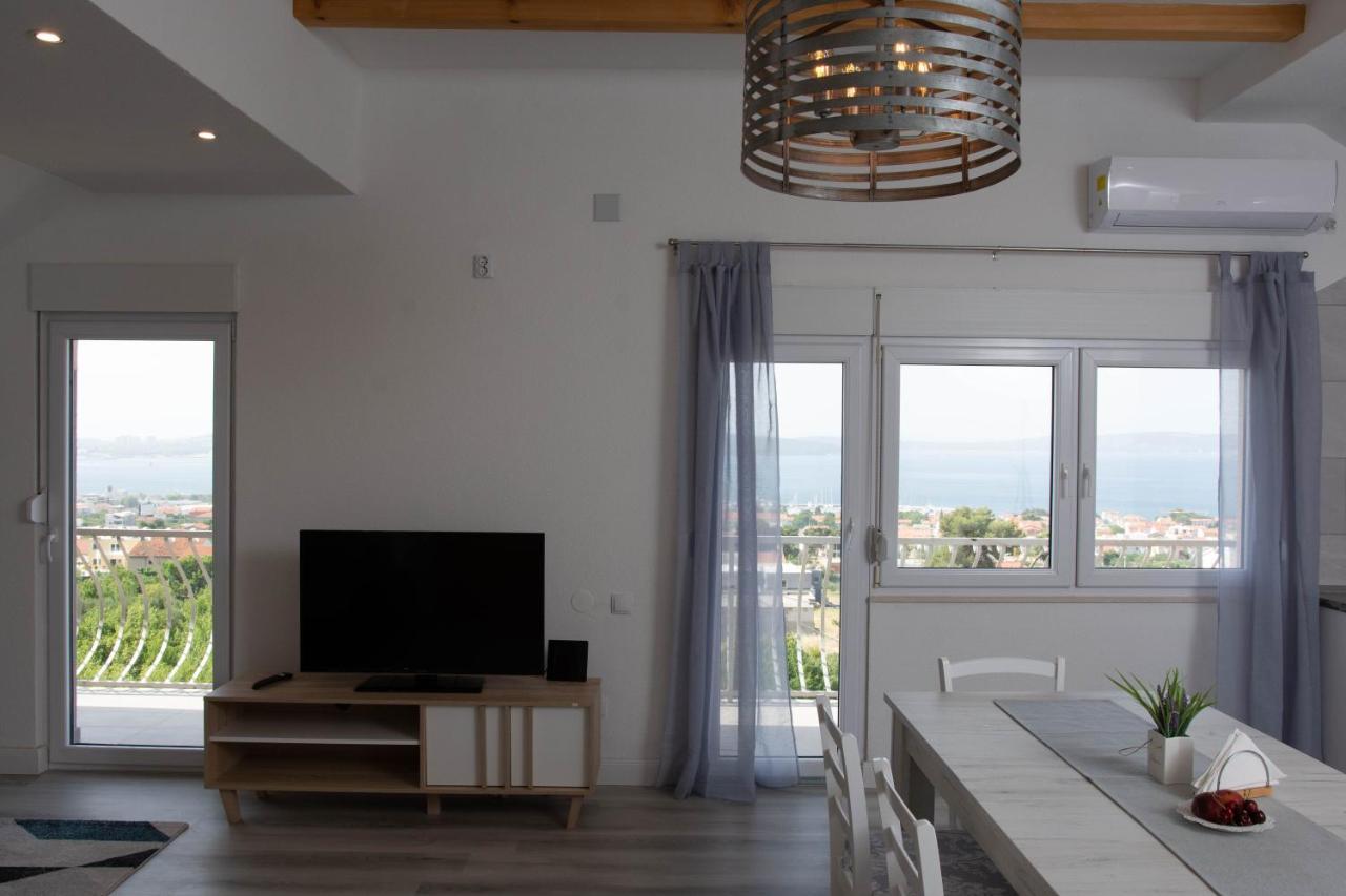 Apartmani Sandra Kaštela エクステリア 写真