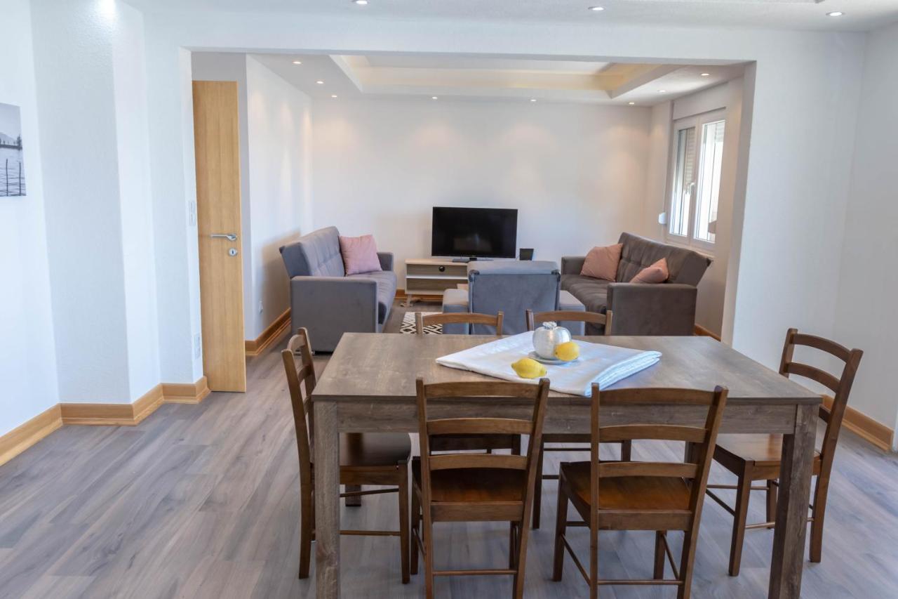 Apartmani Sandra Kaštela エクステリア 写真